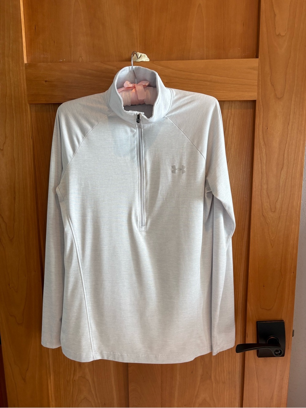 Under Armour Heatgear Women's Light Gray Quarter-Zip Long Sleeve Top